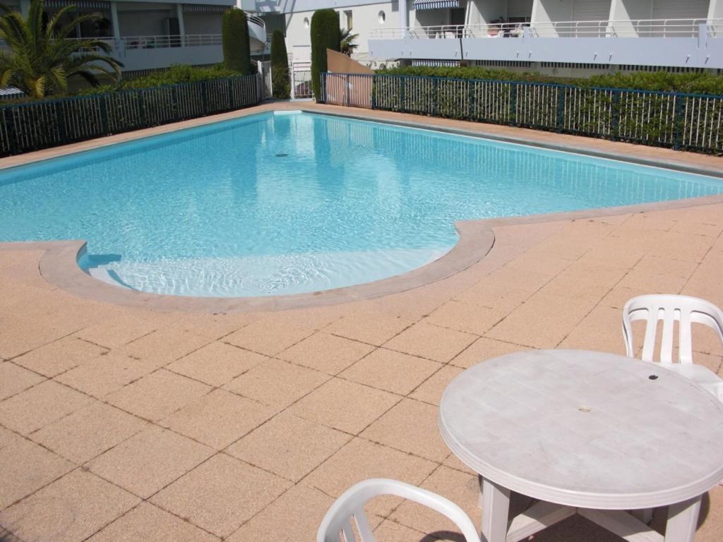 Agreable Appartement 4 Personnes A Villeneuve-Loubet Plage, Piscine, Mer, Commerces A Proximite ภายนอก รูปภาพ